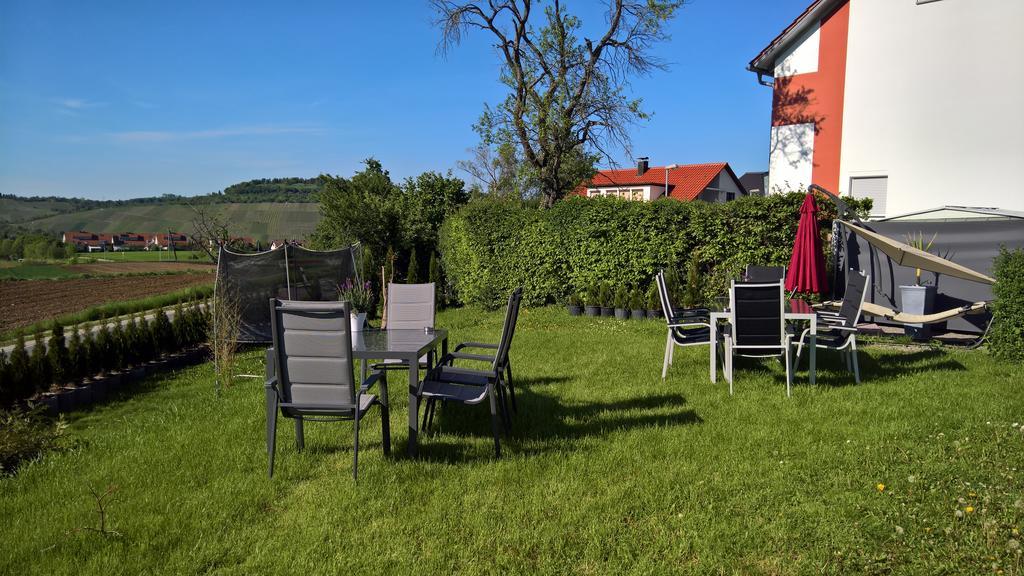 Apartments Metzingen Panoramablick Esterno foto